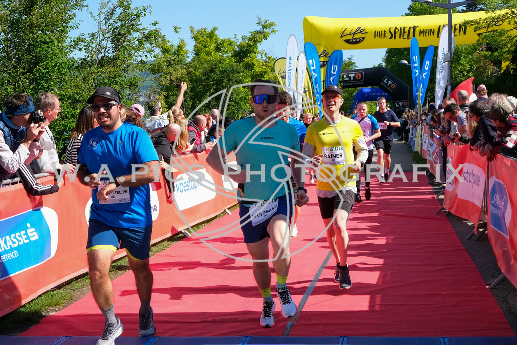 ..... | LINZ,AUSTRIA,27.April 24, Int. 3 Brückenlauf Linz  , Image shows: Photo: WAPICS / Michael ring