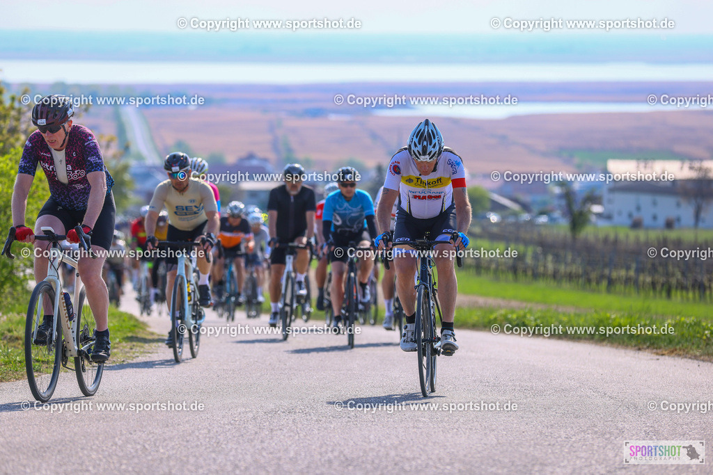 TRA_1019 | Neusiedlersee Radmarathon 2026@sportshot_your_pictrs #yourpictures#roadtowm2029 #nrm #neusiedlerseeradmarathon #neusiedlersee #neusiedlerseetourismus #burgenland #mörbisch #nrm26 #burgenlandtourismus #voglundco #poweredbyburgenlandtourismus #radsport #rad #marathon #ucigranfondo #visitburgenland #ucigranfondoworldseries