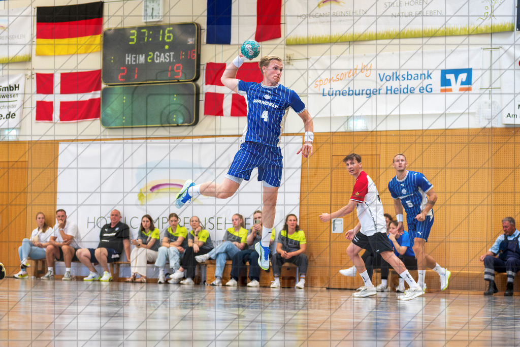 IHC 2026 - VfL Gummersbach vs. HØJ Elite | Ellidi Snaer Vidarsson (VfL Gummersbach #4); IHC 2026 - VfL Gummersbach vs. HØJ Elite am 08.08.26 in Sporthalle KGS, Schneverdingen - Realisiert mit Pictrs.com