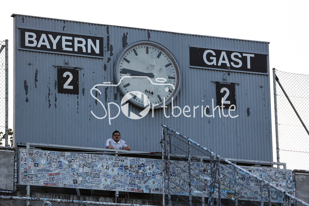 FC Bayern Amateure - SpVgg Ansbach | Endstand in Muenchen / Anzeigentafel / Symbolbild