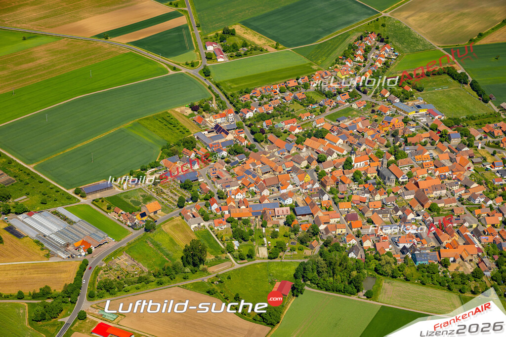Die Luftaufnahme Hüttenheim - Willanzheim wurde 2022 vom Flugzeug aus (keine Drohne) erstellt. Hohe Auflösung -für große Poster und Wandbilder geeignet - Garantiert!