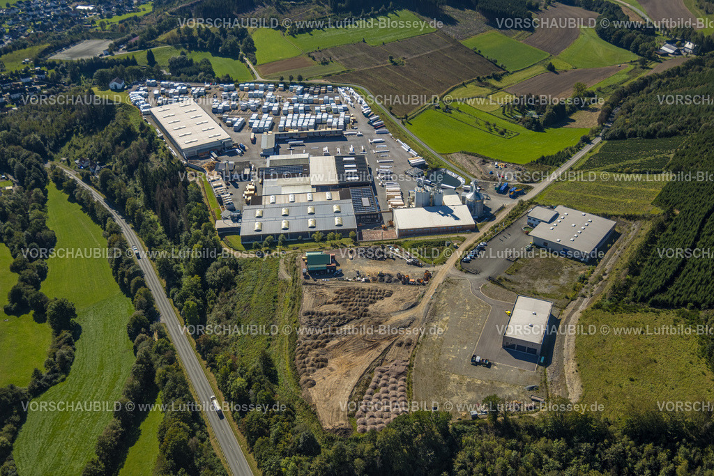 Lennestadt230909835Oedingen | Luftbild, Industriegebiet Sauerlandkaserne, Josef Schmelter GmbH Sägewerk, Oedingen, Lennestadt, Sauerland, Nordrhein-Westfalen, Deutschland