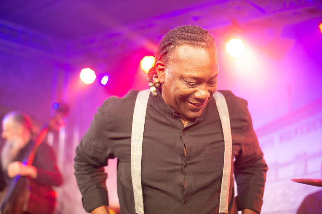 Tango meets Cuba | Tango meets Cuba mit den Klazz Brothers & Cuba Percussion im Forte Belvedere Leisnig zum Festival Hallo Leisnig 2022. - Realisiert mit Pictrs.com