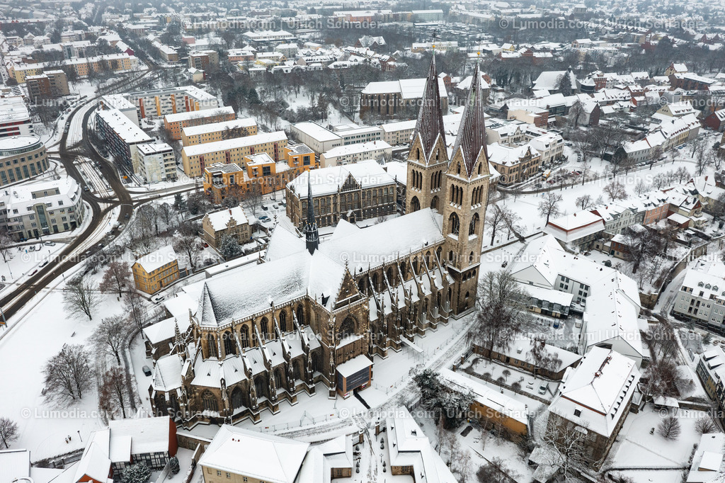 10049-52183 - Dom zu Halberstadt | Stockfoto und Bilderpool mit Bildmaterial aus Deutschland, dem Harz, Halberstadt, Quedlinburg, Wernigerode und weltweit. Qualitativ hochwertige und professionelle Fotos anschauen und kaufen. - Realisiert mit Pictrs.com