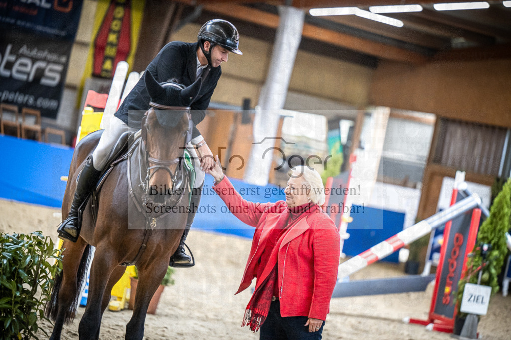 DOS_0032 | Entdecke hochwertige Reitturnierfotos von Foto Oger. Professionell, emotional und authentisch – jetzt Lieblingsmomente im Shop bestellen.Deutschlandweite Turnierfotografie. - Realisiert mit Pictrs.com