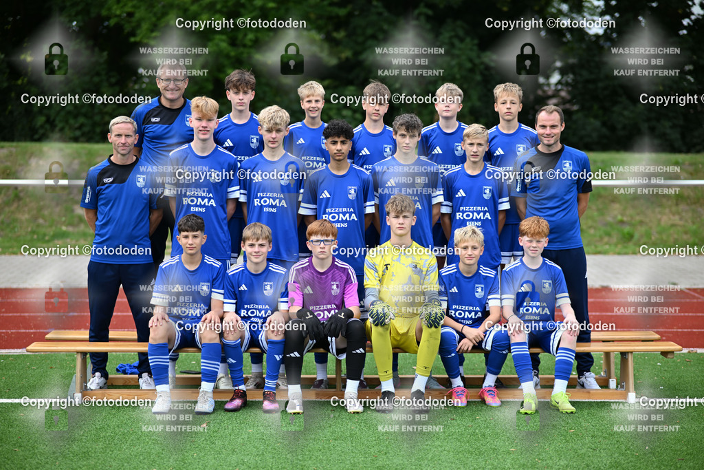 DSC_1062 | Oben, von links: Sören Siemens, Cassian Smidt, Bente Buserath, Hauke Claassen, Jannes Reuß, Fynn Kanzler,  Mitte, von links: Ingo Heien, Robert Münch, Jannik Weers, Yusuf Tumtas, Mattes Abeln, Max Siemens, Manuel Meints, Unten, von links: Niklas Salpigidis, Luis Berschuck, Luca Schmidt, Alexander Grübnau, Mattis Arndt, Mika PufahlEs fehlt: Jeela Janssen