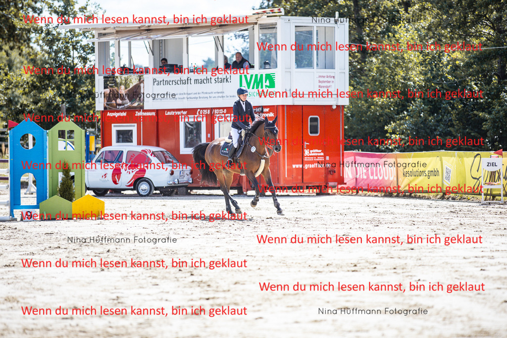 BK1A5076 | Turnierbilder Turnierfotos Nina Hüffmann Turnierfotografie Pferdefotografie Tierzeichnung Haustierzeichnung Pferdezeichnung Hundezeichnung Videograf  - Realisiert mit Pictrs.com