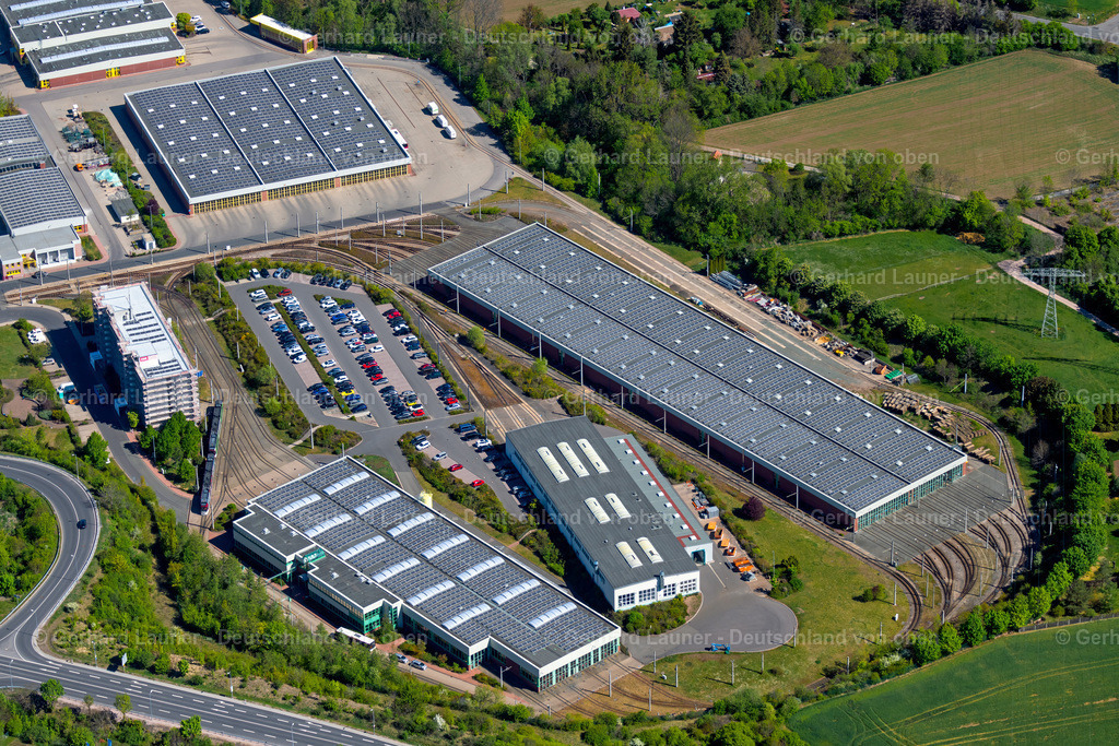 4026547 | ERFURT 07.05.2020 Gebäude und Produktionshallen auf dem Werksgelände " Erfurter Verkehrsbetriebe AG " am Urbicher Kreuz im Ortsteil Windischholzhausen in Erfurt im Bundesland Thüringen, Deutschland. Weiterführende Informationen bei: Erfurter Verkehrsbetriebe AG. // Buildings and production halls on the factory premises "Erfurter Verkehrsbetriebe AG" at the Urbicher Kreuz in the district of Windischholzhausen in Erfurt in the state Thuringia, Germany. Further information at: Erfurter Verkehrsbetriebe AG. Foto: Gerhard Launer