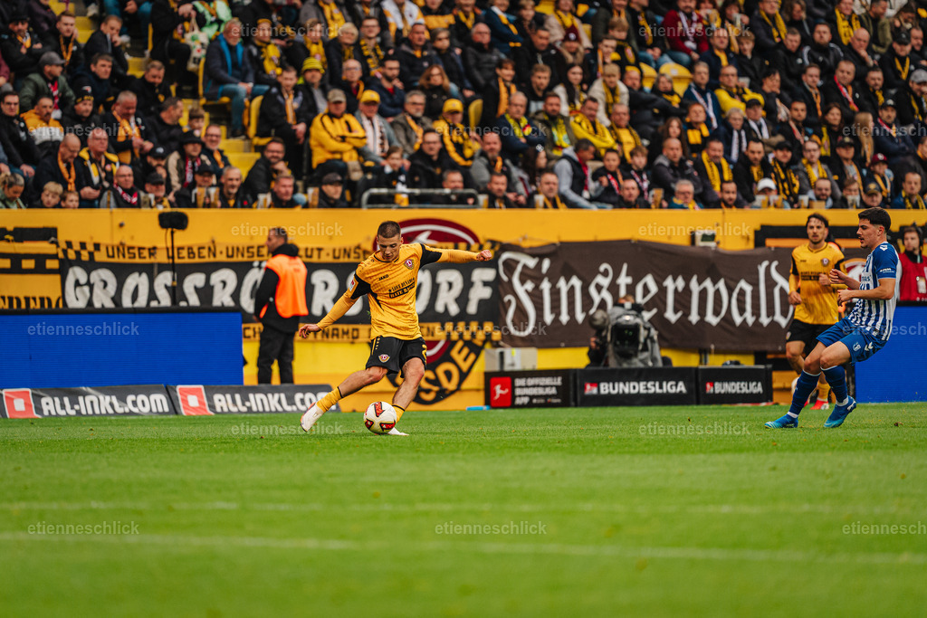 Dresdner SC - Allianz MTV Stuttgart, DEKRA 1. Bundesliga Frauen, Volleyball | Im Bild: Am Ball SG Dynamo Dresden18.10.2026, SG Dynamo Dresden - 1. FC Magdeburg, 2. BUNDESLIGA - 8. SPIELTAG, Fußball, Deutschland, Dresden, Rudolf-Harbig-Stadion