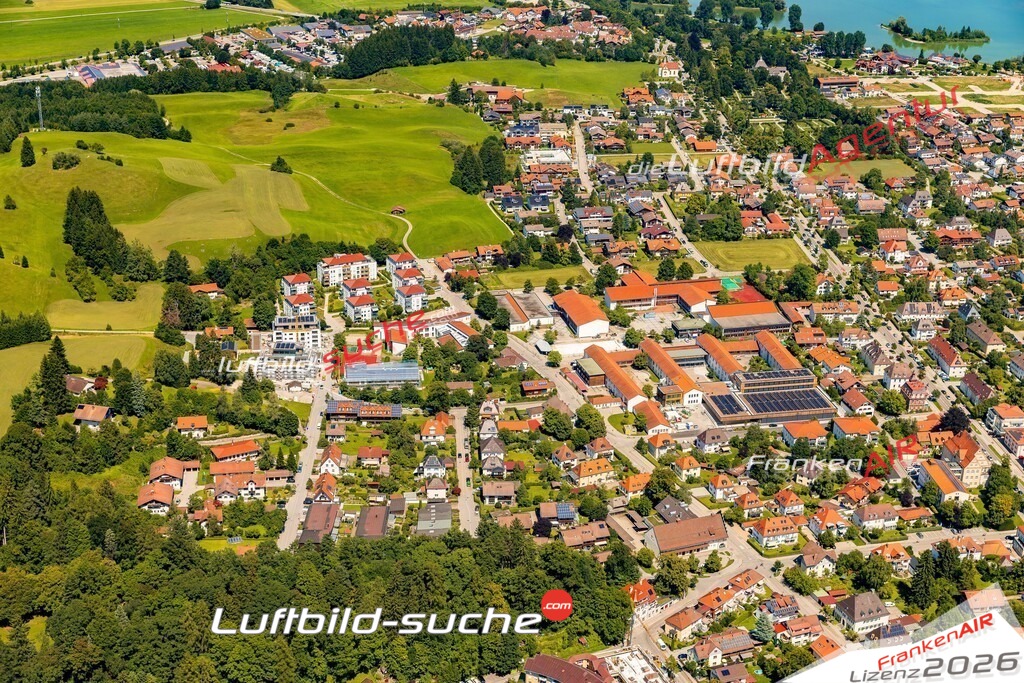 Luftaufnahme von  Füssen - Die Luftaufnahme wurde 2025 vom UL-Flugzeug heraus erstellt ( keine Drohne ) - Hochauflösende Luftaufnahme - für professionelle Ausdrucke geeignet. Die Geschenkidee !Mit Lizenz und Bildrechte bestellbar