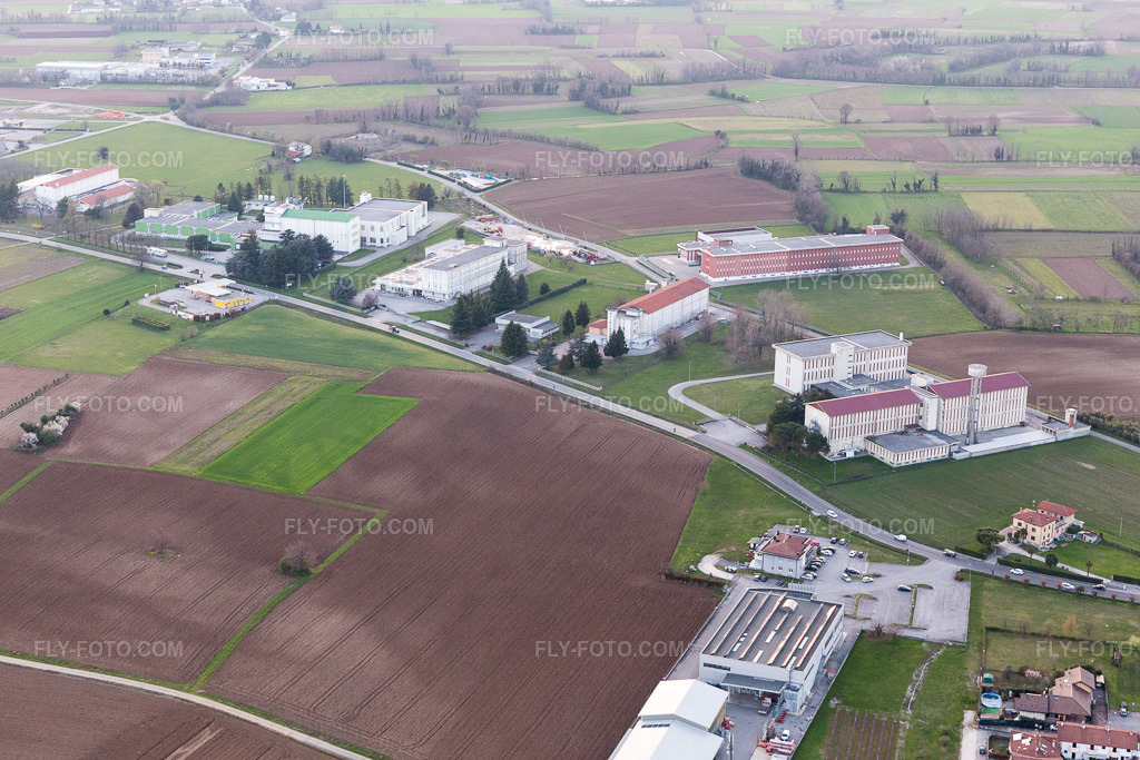 Aerial view: View of the town in San Daniele del Friuli in the state Udine, Italy.Photo: IMG_105633.jpg taken on 04/07/2018 by Werner Riehm/FLY-FOTO.comResolution of the original: 5472 x 3648 px