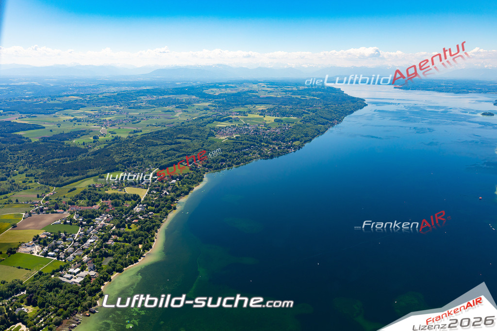Aktuelles Luftbild von Kempfenhausen Berg - Die Luftaufnahme wurde 2021 mittels UL-Flugzeug erstellt ( keine Drohne ) - hochauflösende Kamera-Systeme von  Canon -Beste Qualität - Für grossformatige Ausdrucke geeignet. Die Geschenkidee !