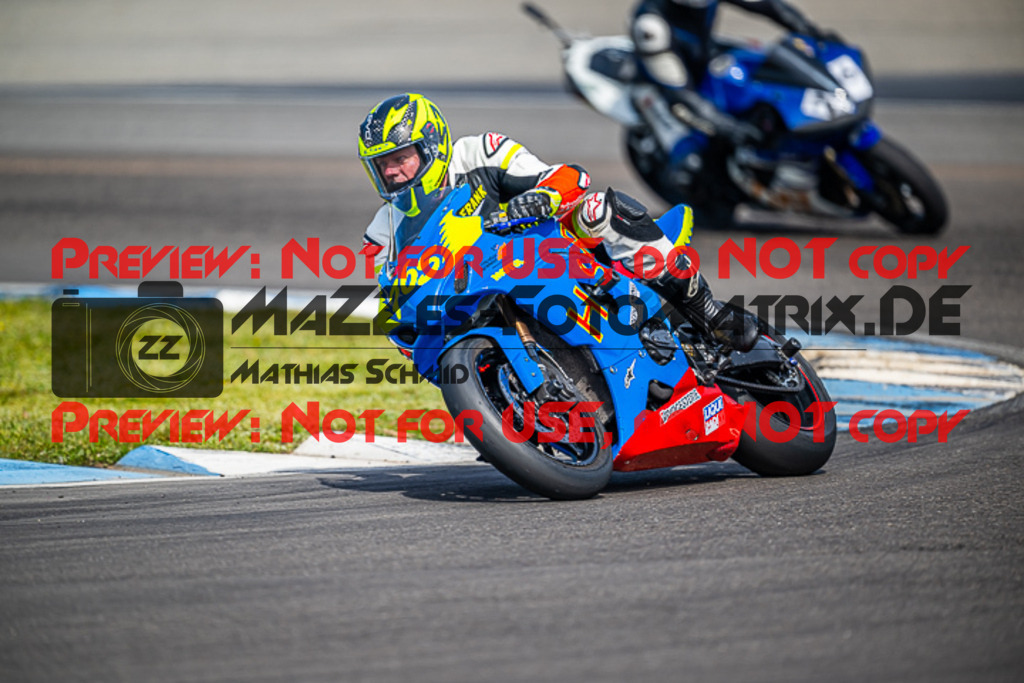 MaZZes_FotoMatrix_230410_8368 | ROT