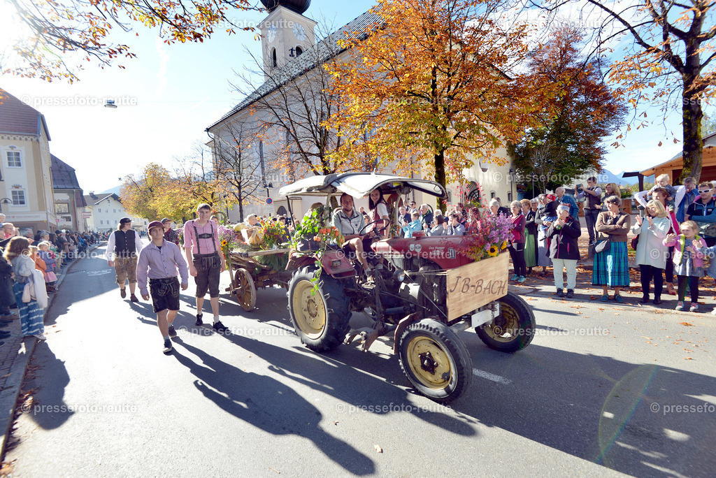 news-2022-Okt16-LJ_Erntedank_Reutte-BACH-WTV_4839 | Info aus dem Bezirk Reutte/Ausserfern Tirol sowie eine umfangreiche Bilddatenbank über die gesamte Region: Lechtal, Talkessel Reutte, Tannheimertal, Zwischentoren. Lech, Plansee, Zugspitze, Grenztunnel, B179, Fernpassstraße, Verkehr, Lawinen, Tradition, - Realisiert mit Pictrs.com