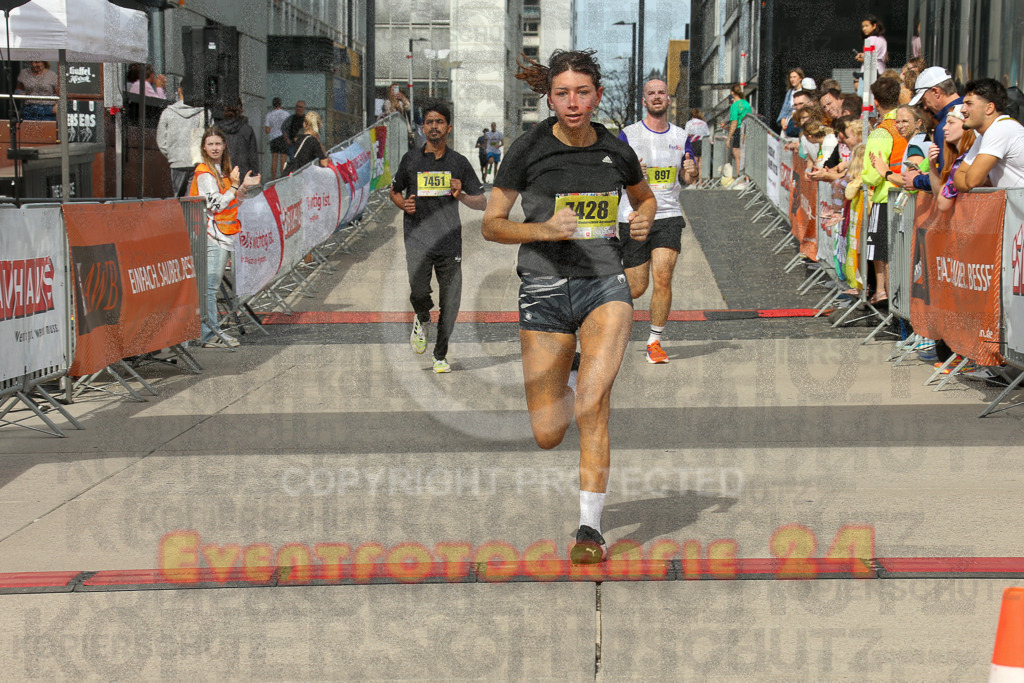 250920_1327_EX1_4687 | Sportfotografie im Rhein-Sieg Kreis, Köln, Bonn, NRW, Rheinland Pfalz, Hessen, etc. Unser Tätigkeitsfeld umfasst den Laufsport vom Volkslauf über den Marathon, Duathlon, Triathon bis zum Ultralauf wie Kölnpfad Ultra oder Schindertrail.