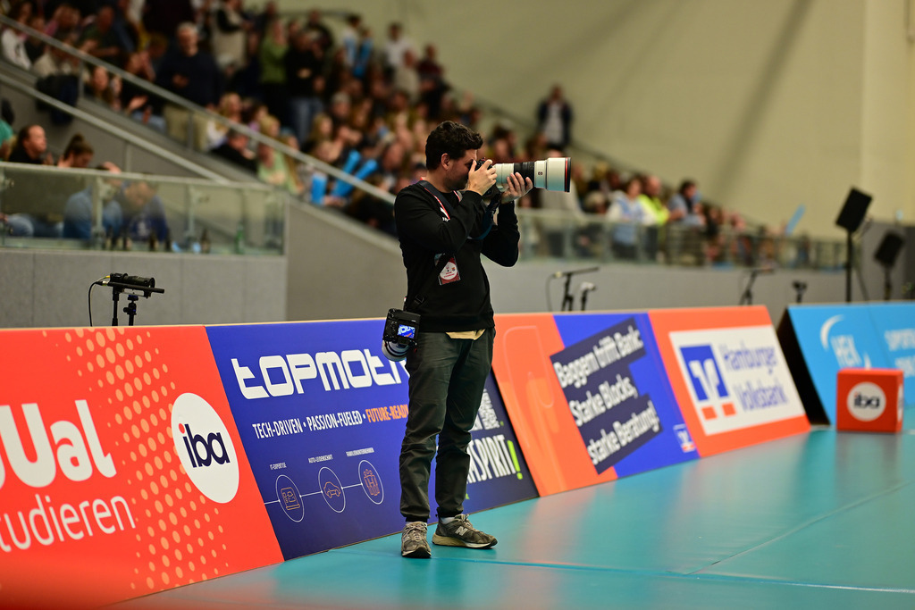 Volleyball I Frauen I Saison 2025-2026 I Bundesliga I 12. Spieltag I ETV Hamburger Volksbank Volleys - SSC Palmberg Schwerin | Der Sportfotograf. - Realisiert mit Pictrs.com