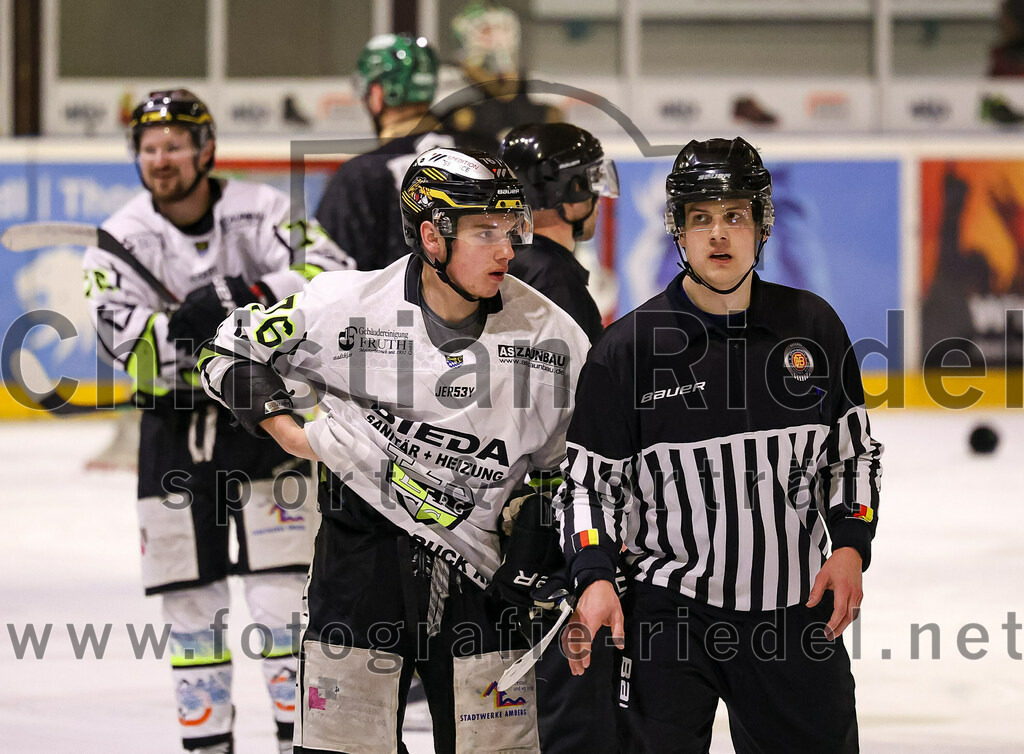 2024-03-01_073_TSV_Erding_gegen_ERSC_Amberg | Erding, Deutschland, 01.03.2024:
Eishockey, Bayernliga Playoffs 2023 / 2024, 5. Spieltag, TSV Erding gegen ERSC Amberg, Endergebnis: 9:0

Felix Feder (ERSC Amberg, #76)

Foto: Christian Riedel / fotografie-riedel.net