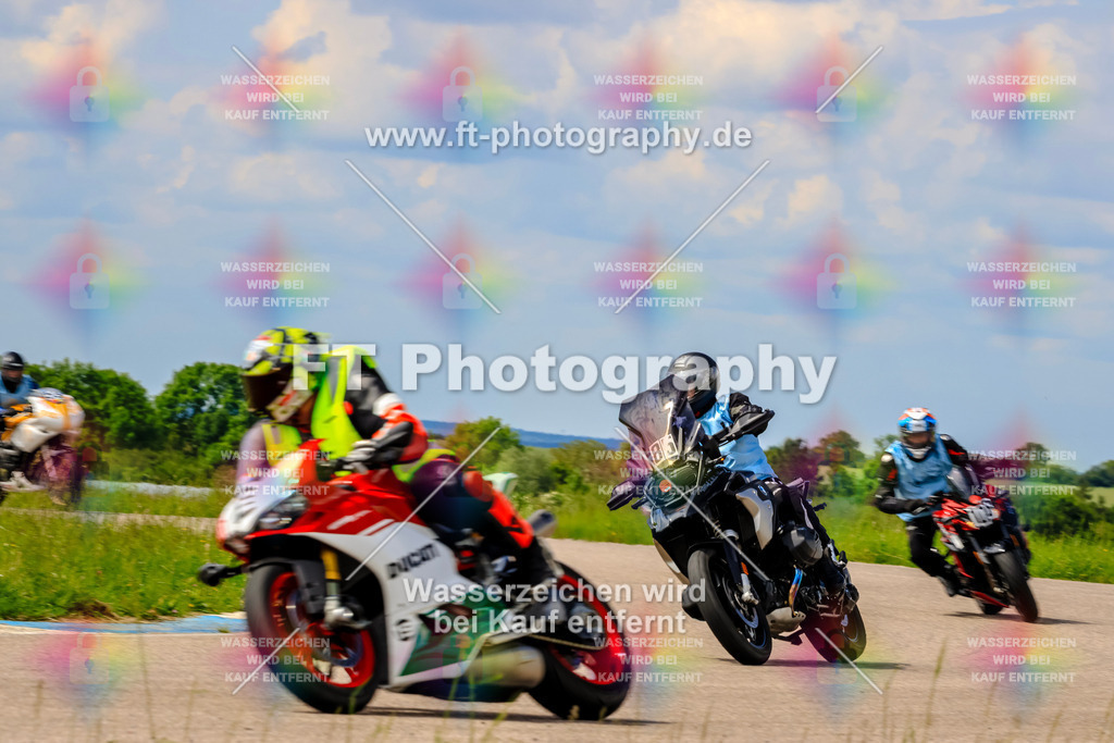 MotoTeam-0752 | Hier findet Ihr Bilder von Touristenfahrten auf der Nürburgring Nordschleife oder von anderen Veranstaltungen die ich besucht habe. Viel Spass beim Durch Schauen 