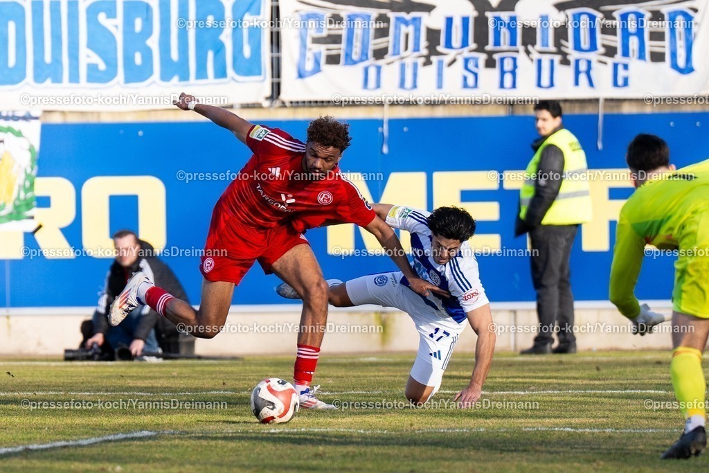 xYDR23022502070 | 23.02.2025, xydrx, Fußball, Fortuna Düsseldorf II (U23) - MSV Duisburg, Regionalliga West, Paul-Janes-Stadion: Elias Egouli (Düsseldorf II #4) im Zweikampf mit Mert Göckan (MSV #17)