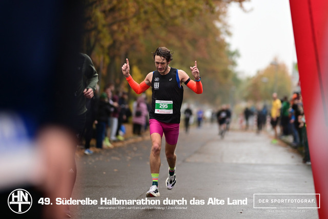 Süderelbe Halbmarathon 2025 I 09.11.2025 I Fotograf_DerSportfotograf.I 00695 | Der Sportfotograf. - Realisiert mit Pictrs.com