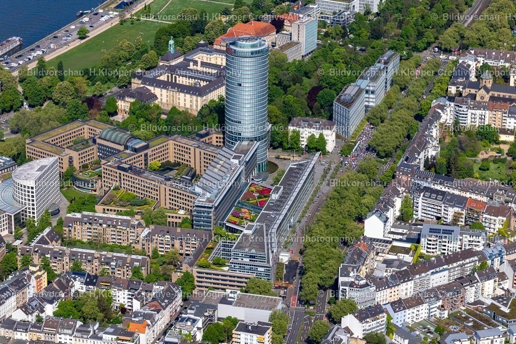 Luftbild Düsseldorf-2382 | Büro- und Unternehmensverwaltungs Hochhaus- Gebäude der " ERGO Group AG " am ERGO-Platz am ERGO-Platz im Ortsteil Pempelfort in Düsseldorf im Bundesland Nordrhein-Westfalen, Deutschland. - Realisiert mit Pictrs.com