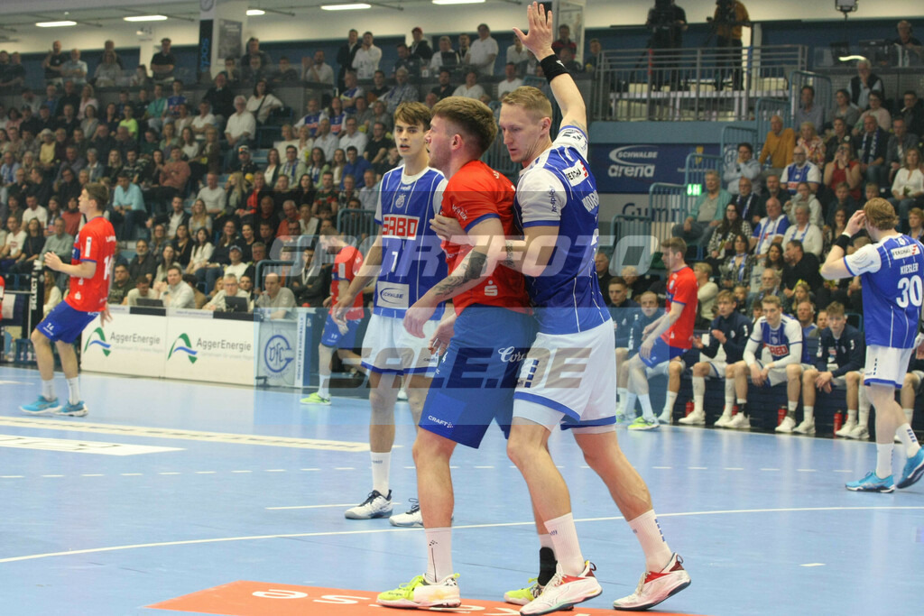 VFL Gummersbach - Füchse Berlin | Tilen Kodrin hat alles im Griff - © Sportfoto-Sale (MK) - Realisiert mit Pictrs.com