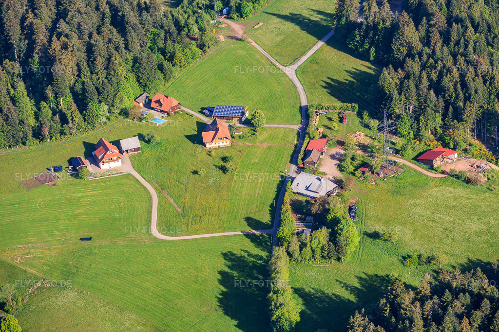 Luftbild: Moosenmättle mit Bergstüböe im Ortsteil Kirnbach in Wolfach im Bundesland Baden-Württemberg in Deutschland. – Foto: IMG_156271.jpg vom 17.05.2026 durch Werner Riehm/FLY-FOTO.de – Auflösung des Originals: 5935 x 3957 px