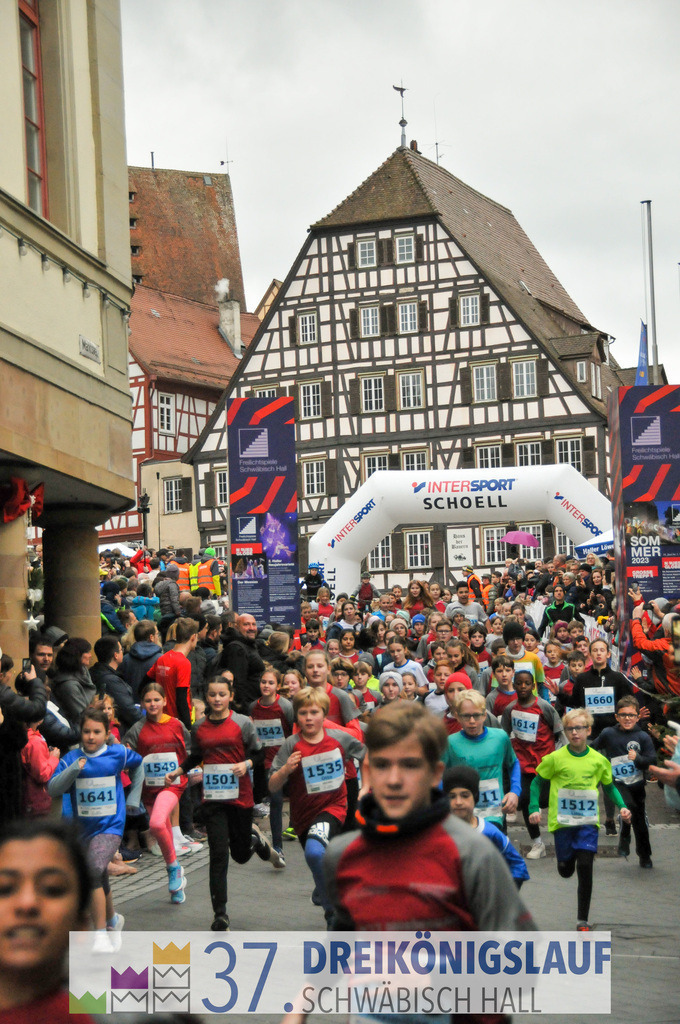 Stadtwerke Jugendlauf 1700m | 3 Koenigslauf 2023 - Realisiert mit Pictrs.com