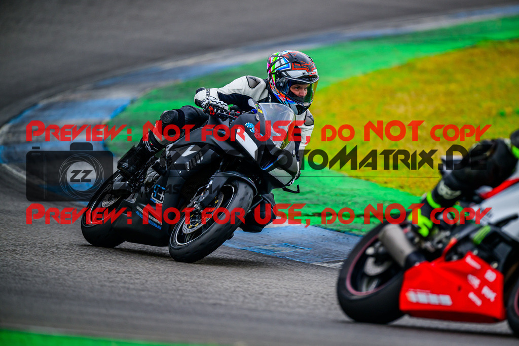 MaZZes_FotoMatrix_240614_6007705_3824 | GELB