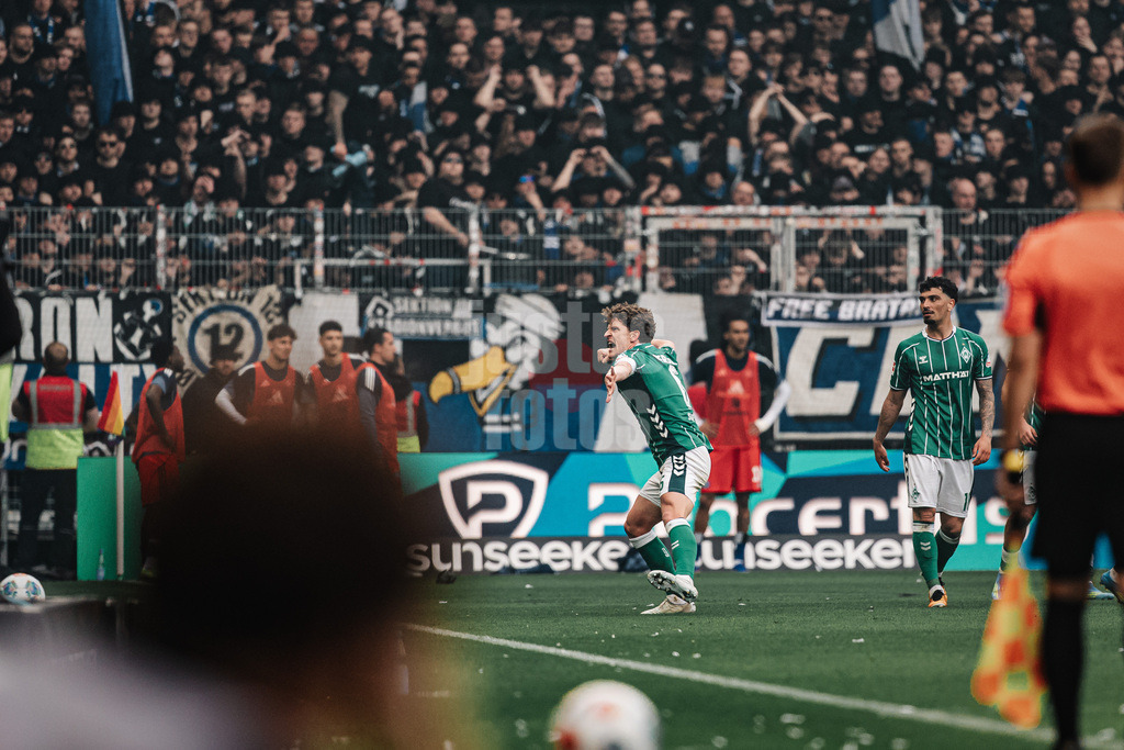 Fußball | Männer | Saison 2025/2026 | 1. Fußball-Bundesliga | 30. Spieltag | SV Werder Bremen vs. Hamburger SV | 18.04.2026 | Torjubel Jens Stage (#06, SV Werder Bremen)