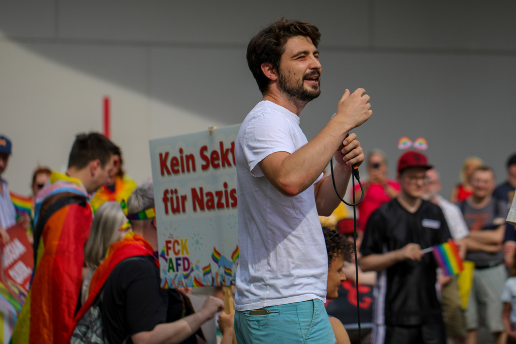 CSD_Moers_190725_099 | Bildergalerie von Sport-Ereignissen aber auch von weiteren spannenden Dingen - nicht nur vom Niederrhein. In Anlehnung an den bekannten Spruch von Hanns Dieter Hüsch heißt das Motto: "Niederrhein ist überall".  - Realisiert mit Pictrs.com