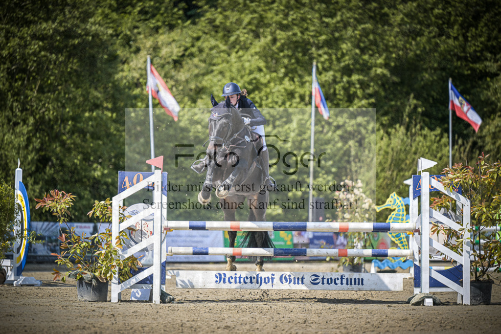 DOS_3942 | Entdecke hochwertige Reitturnierfotos von Foto Oger. Professionell, emotional und authentisch – jetzt Lieblingsmomente im Shop bestellen.Deutschlandweite Turnierfotografie. - Realisiert mit Pictrs.com