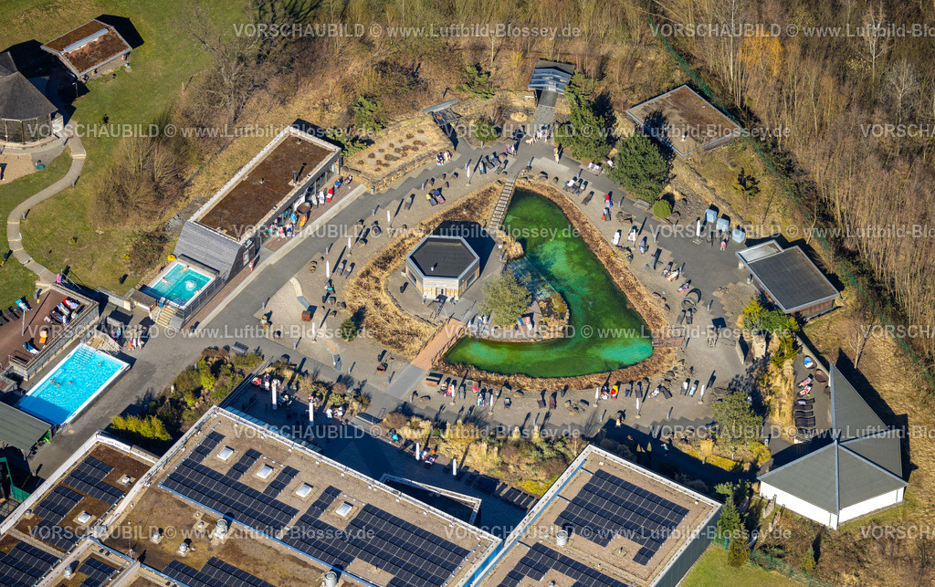 Hagen250302356 | Luftbild, Westfalenbad, Freibad und Hallenbad, Naturbadeteich mit Inselsauna, Besucherandrang, Altenhagen, Hagen, Ruhrgebiet, Nordrhein-Westfalen, Deutschland