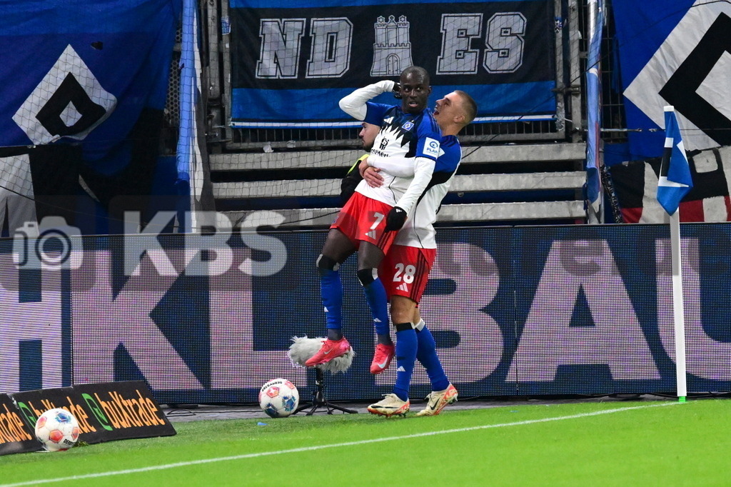 KBS Picture_HSV-Mainz05_018 | HSV Torjubel zum 3:0 Torschuetze ist Dompe Jean-Luc (HSV) , hier mit Muheim Miro (HSV) ,Sportplatz :  Volksparkstadion, - Realisiert mit Pictrs.com