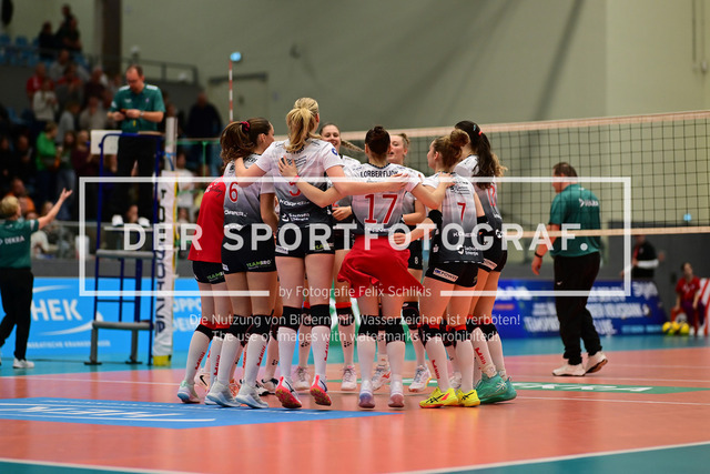 Volleyball I Frauen I Saison 2025-2026 I Bundesliga I 5. Spieltag I ETV Hamburger Volksbank Volleys - Dresdner SC I 10251 | Der Sportfotograf. - Realisiert mit Pictrs.com