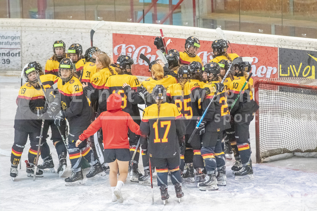 Dameneishockey | Dameneishockey, U18 Turnier am 31.08.2024 in Spittal (Eis-Sport-Arena - Sportzentrum Spittal), Austria, (Photo by Ernst Krawagner sport-fan.at) - Realisiert mit Pictrs.com
