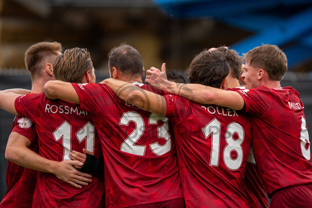 SG Sonnenhof Großaspach vs. Arminia Bielefeld, Fussball, DFB-Pokal, 1. Runde, 22.08.2026 | Kollektiver Jubel nach dem 1:0 durch Elias Rahn (SG Sonnenhof Großaspach, #08),SG Sonnenhof Großaspach vs. Arminia Bielefeld, Fussball, DFB-Pokal, 1. Runde, 22.08.2026,DFB regulations prohibit any use of photographs as image sequences and/or quasi-video