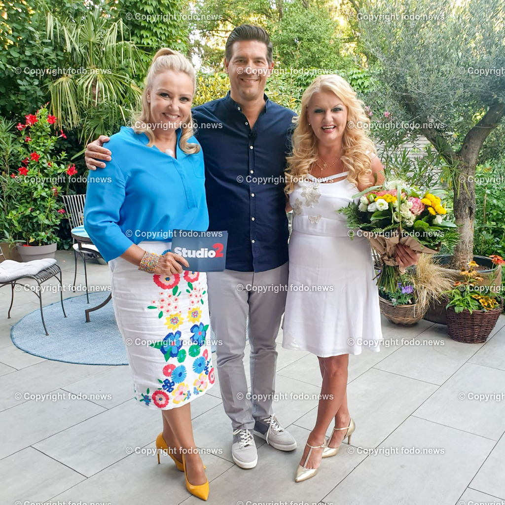 Daniela Urich_ Schlagersaengerin_ Tiergnadenhof_ 18.06.2023-21 | 18.06.2023, Schwanenstadt, AUT, Daniela Urich, im Bild Daniela Urich (Schalgersaengerin, Coiffeur-Kosmetik, Hotelier, Betreiberin eines Tier Gnadenhof) - REPRO