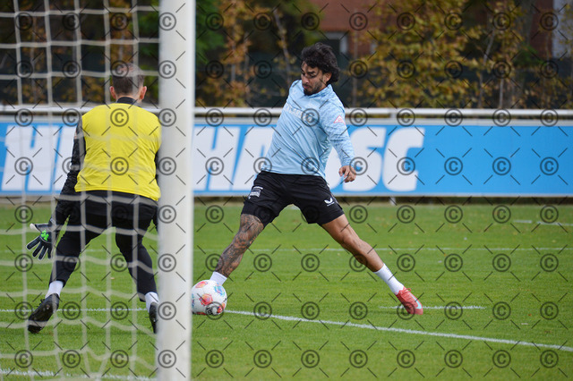 RGE_6081b | Hertha BSC, 2.Bundesliga, Herren, Saison 2025/26, Training, Kevin Sessa,  Fotograf:  Ralf Gebhardt - Realisiert mit Pictrs.com