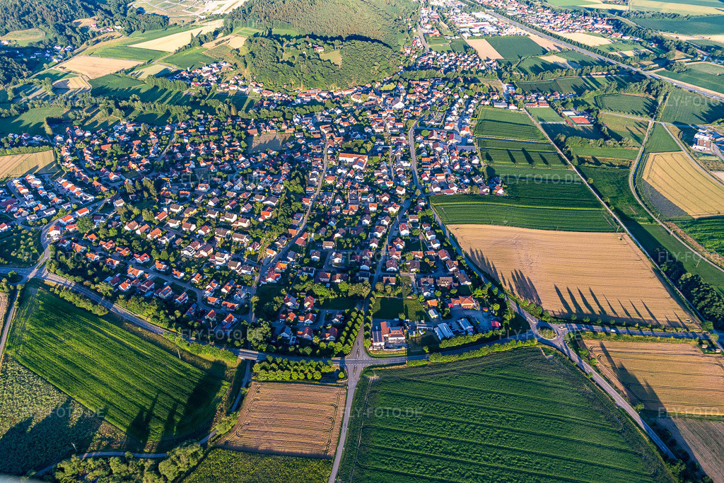 Luftbild:  im Ortsteil Waffenschmiede in Wiesent im Bundesland Bayern in Deutschland. Foto: IMG_133291.jpg vom 03.07.2022 durch Werner Riehm/FLY-FOTO.deGemeinde Wiesent | Gemeinde Wiesent