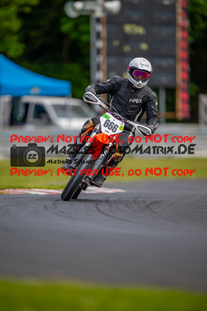 MaZZes-Fotomatrix-20260508-51945 | G2