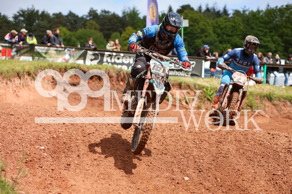 5E6A0255 | 989 MEDIAWORK