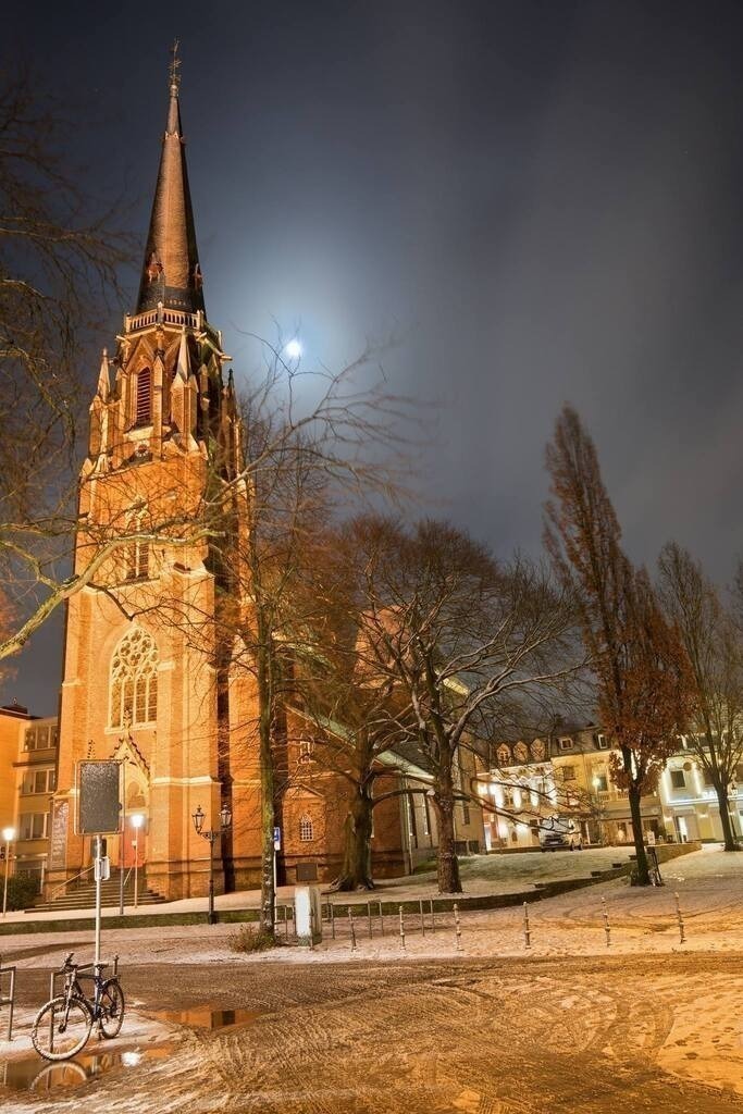 Stadtkirche_DRI_2048 | Bildergalerie von Sport-Ereignissen aber auch von weiteren spannenden Dingen - nicht nur vom Niederrhein. In Anlehnung an den bekannten Spruch von Hanns Dieter Hüsch heißt das Motto: "Niederrhein ist überall".  - Realisiert mit Pictrs.com