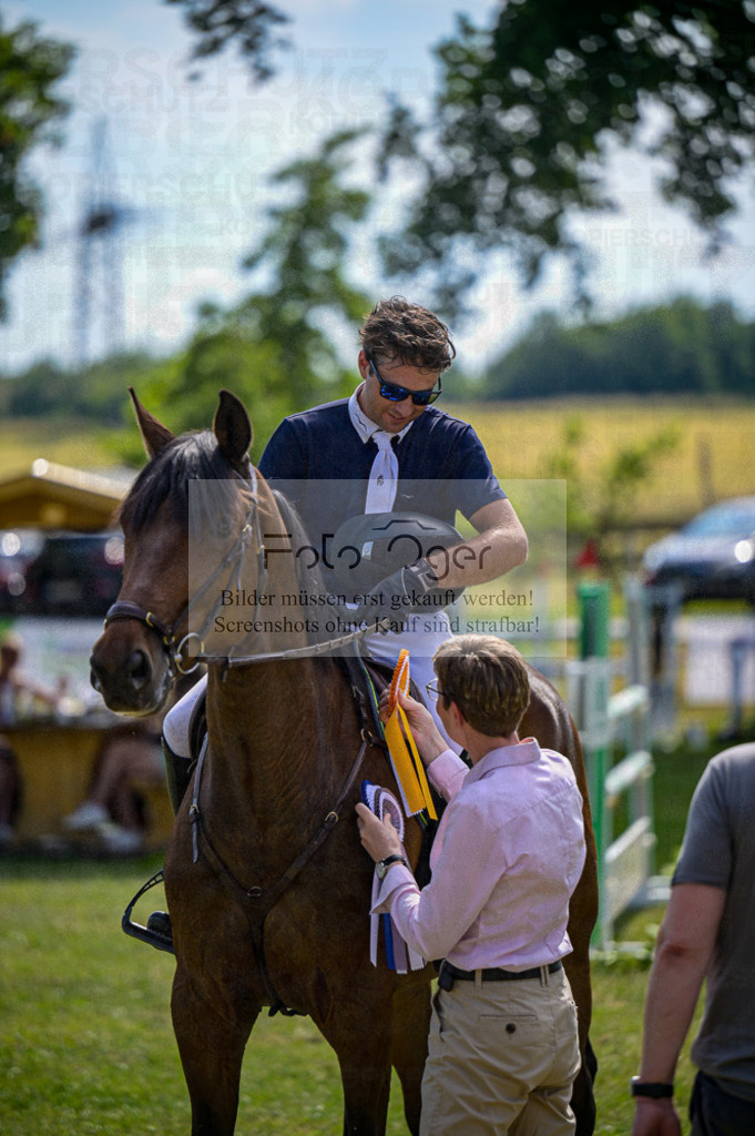Reitturnier Voxtrup | Entdecke hochwertige Reitturnierfotos von Foto Oger. Professionell, emotional und authentisch – jetzt Lieblingsmomente im Shop bestellen.Deutschlandweite Turnierfotografie. - Realisiert mit Pictrs.com