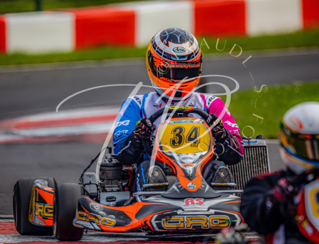 EBB4BA16-4A0E-44ED-9683-AD1DA873FC8F | traudl_s_fotos