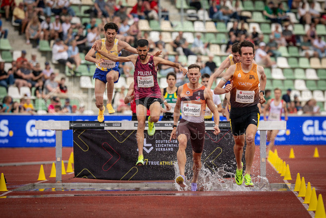 Golden Oval; Dresden, 31.05.2026 | DRESDEN , GERMANY - MAY 31:  Ala Zoghlami (ITA / Italy), Karl Bebendorf (GER / Germany), Niklas Buchholz (GER / Germany)  competing in the men’s 2000m steeplechase during the Golden Oval Continental Tour Silver meeting on May 31, 2026 at Heinz-Steyer-Stadion in Dresden, Saxony, Germany.