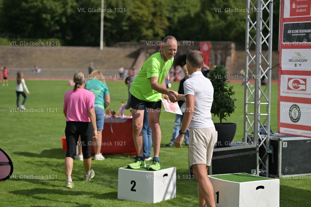 2026-08-23_Sparkassenlauf_Siegerehr_KH_00017 | Die Fotografen - Realisiert mit Pictrs.com