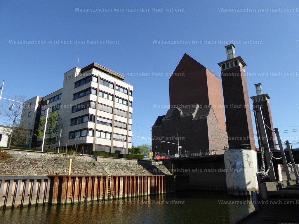 P1010938 | Entdecken Sie die faszinierende Welt von Norbert Michels: Surreale Kunstwerke, hochwertige Fotos, Leinwandbilder & Fotoprodukte wie Tassen mit bild7 - Realisiert mit Pictrs.com