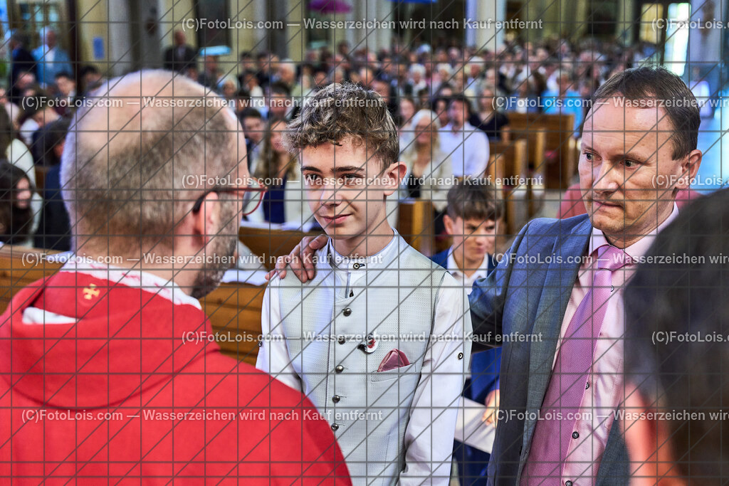 ALP0787_PfarrFirmung Wieselburg_Firmvorgang | (C)FotoLois.com, Alois Spandl, Firmung in der Pfarrkirche Wieselburg mit Generalvikar Dr. Christoph Weiss, Dechant Pfarrer Daniel Kostrzycki und Monignore Franz Dammerer, Sa 15. Juni 2024.