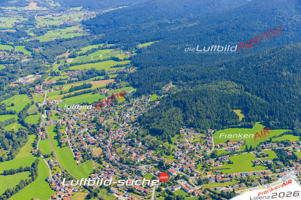 Luftaufnahme der Stadt Hohenwarth - Die Luftaufnahme wurde 2025 vom UL-Flugzeug heraus erstellt ( keine Drohne ) - Hochauflösende Luftaufnahme - für professionelle Ausdrucke geeignet. Die Geschenkidee !Mit Lizenz und Bildrechte bestellbar